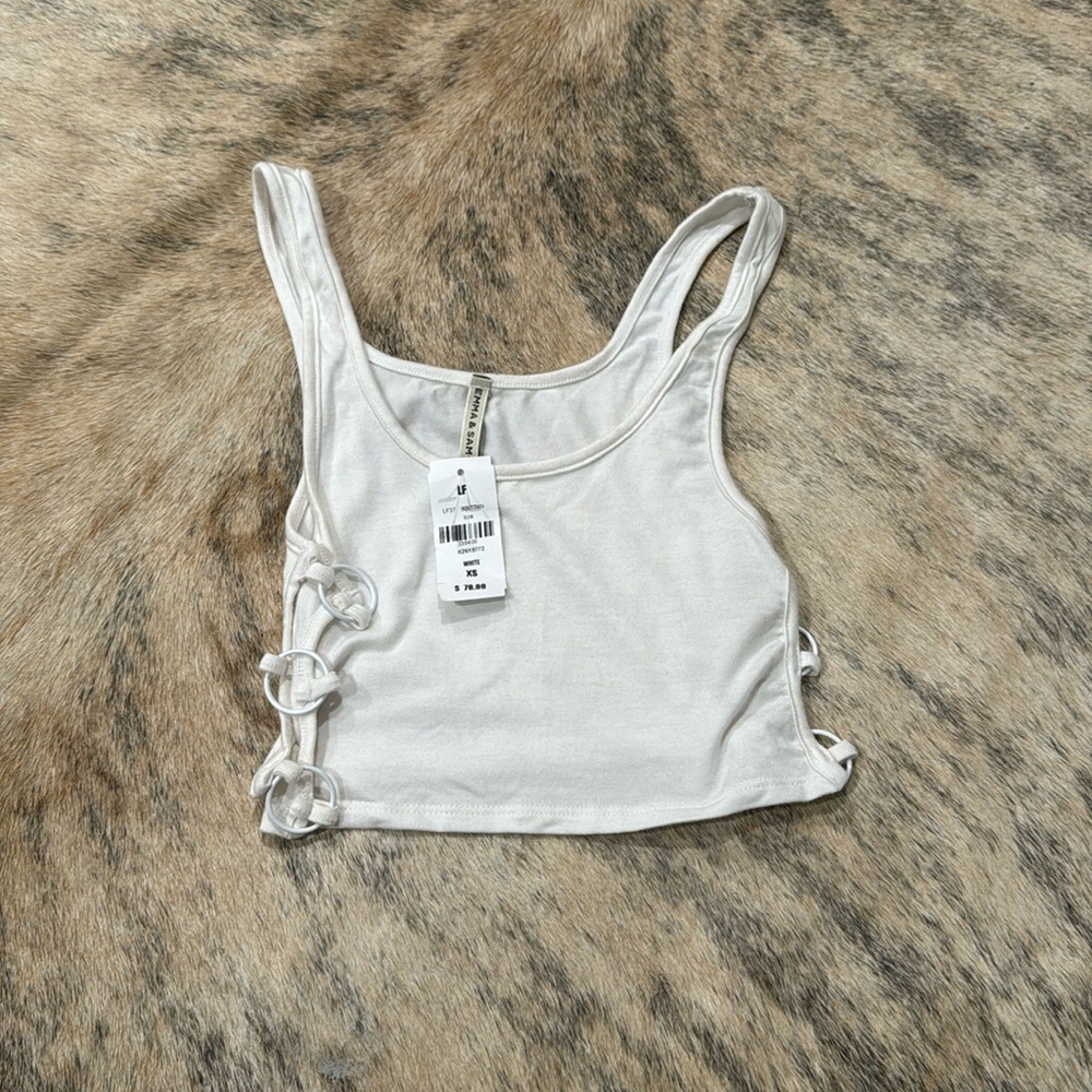 LF Emma & Sam White Cropped Knit Tank w/ Metal Rings